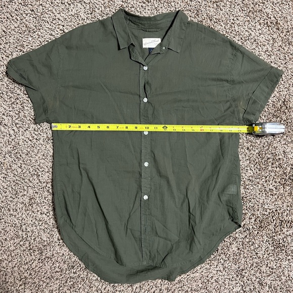 Universal Thread Green Button Up - Picture 4 of 4